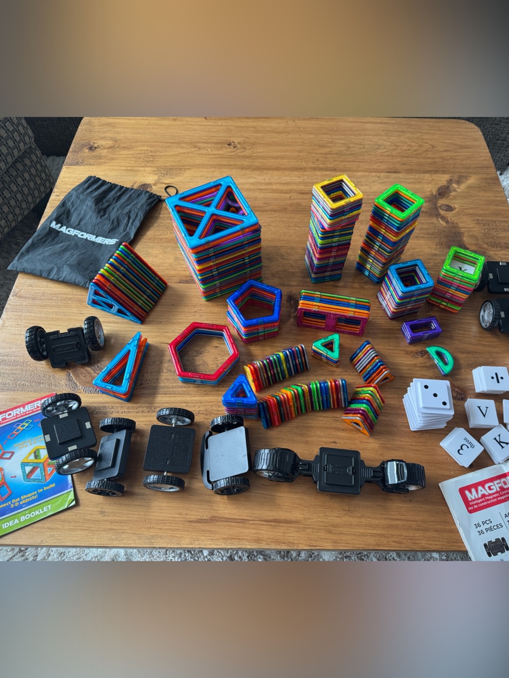 Magformers lot - Multicolor Magnetic Building Set - Colorful Shapes & Vehicles
